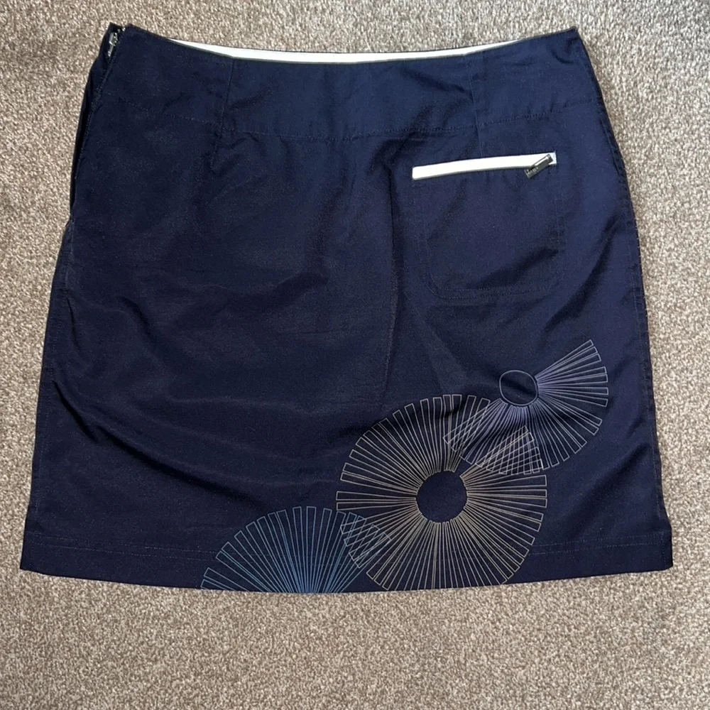 Lija golf skort with abstract - Picture 2 of 3